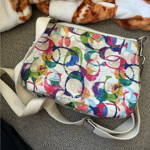 Used Coach Multi-color poppy SwingPack Bag Shoulder/Crossbody - Picture 2 of 3